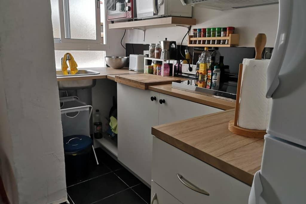 Apartamento Completo, 2Min De La Playa Malaga Luaran gambar